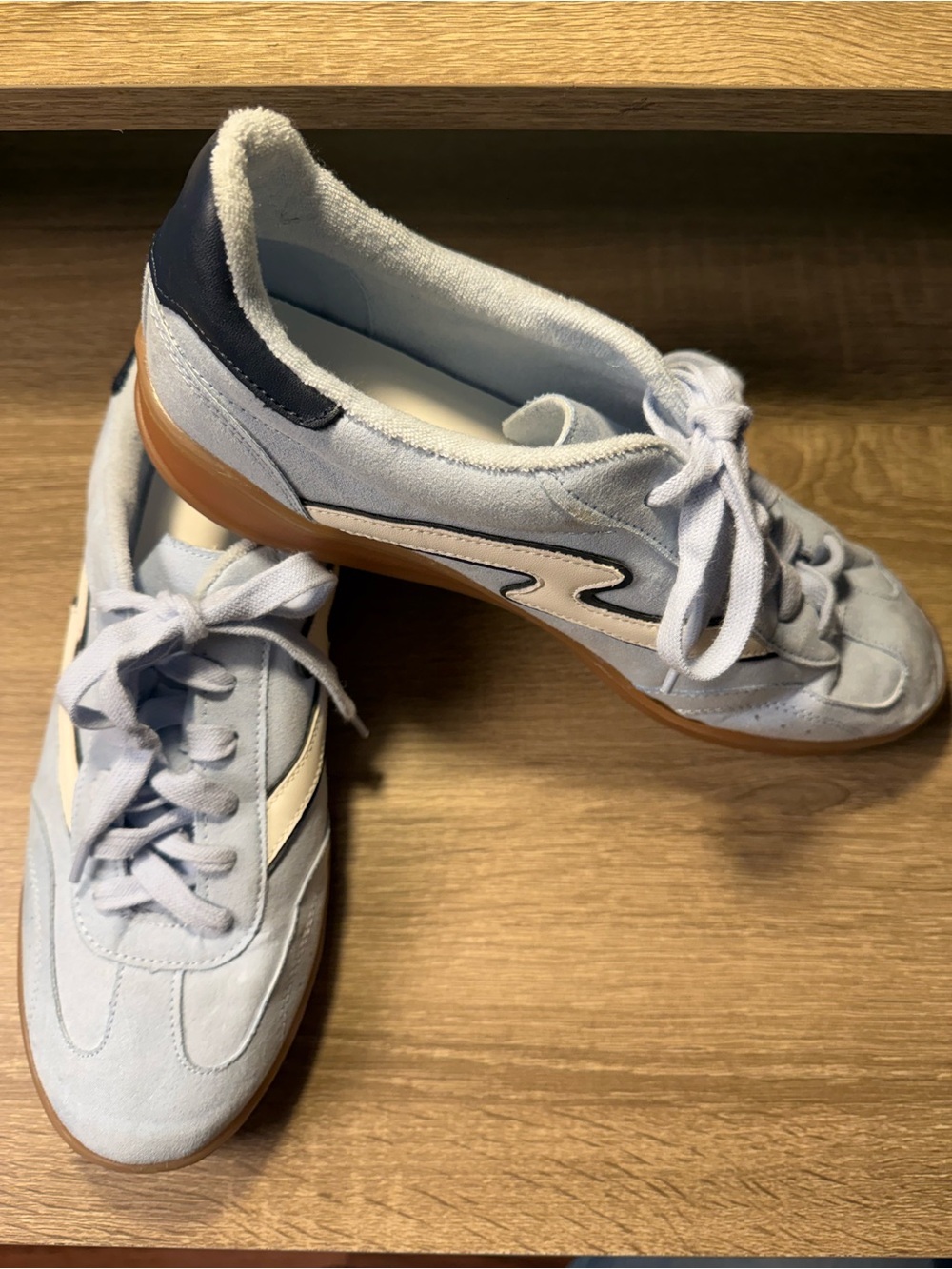 Madden Girl Light Blue Retro Sneakers Gum Sole Women’s 9.5